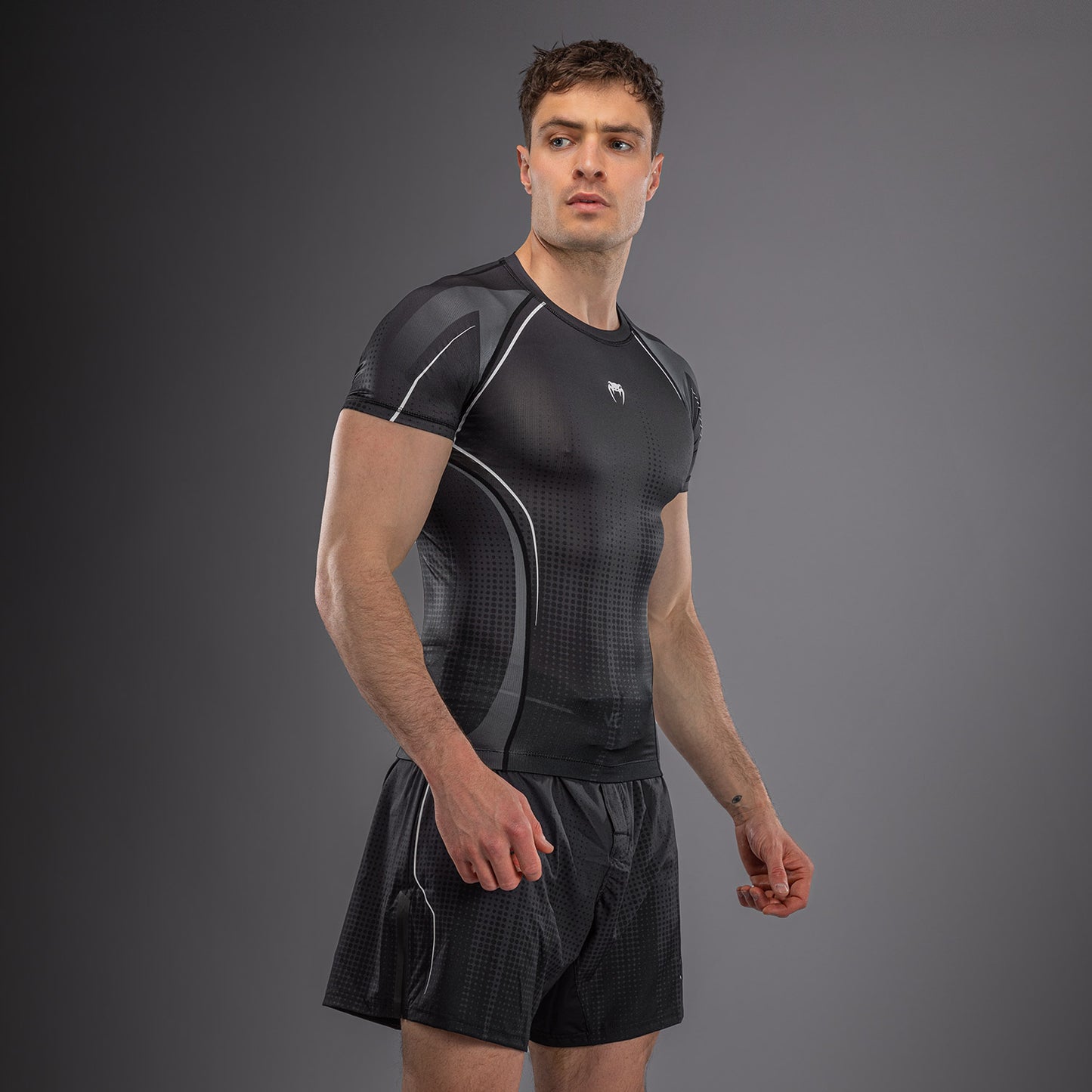 Venum Stealth Rashguard Manga Corta – Negro/Blanco
