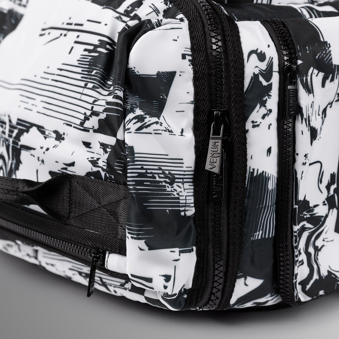 UFC Zenith by Venum Authentic Fight Week Bolsa de deporte - Blanca