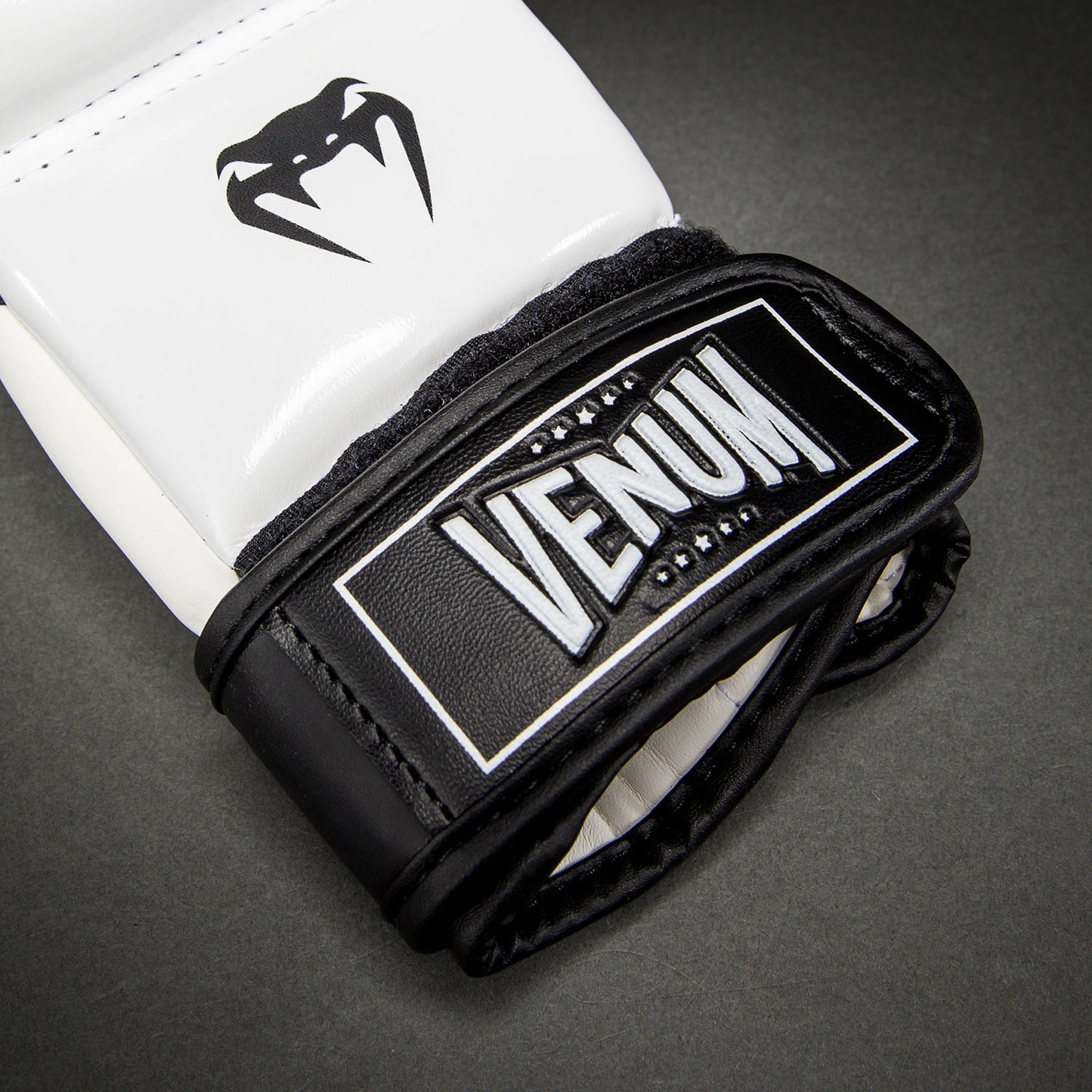 Venum Attack 2.0 Guantes de Sparring – Negro/Blanco