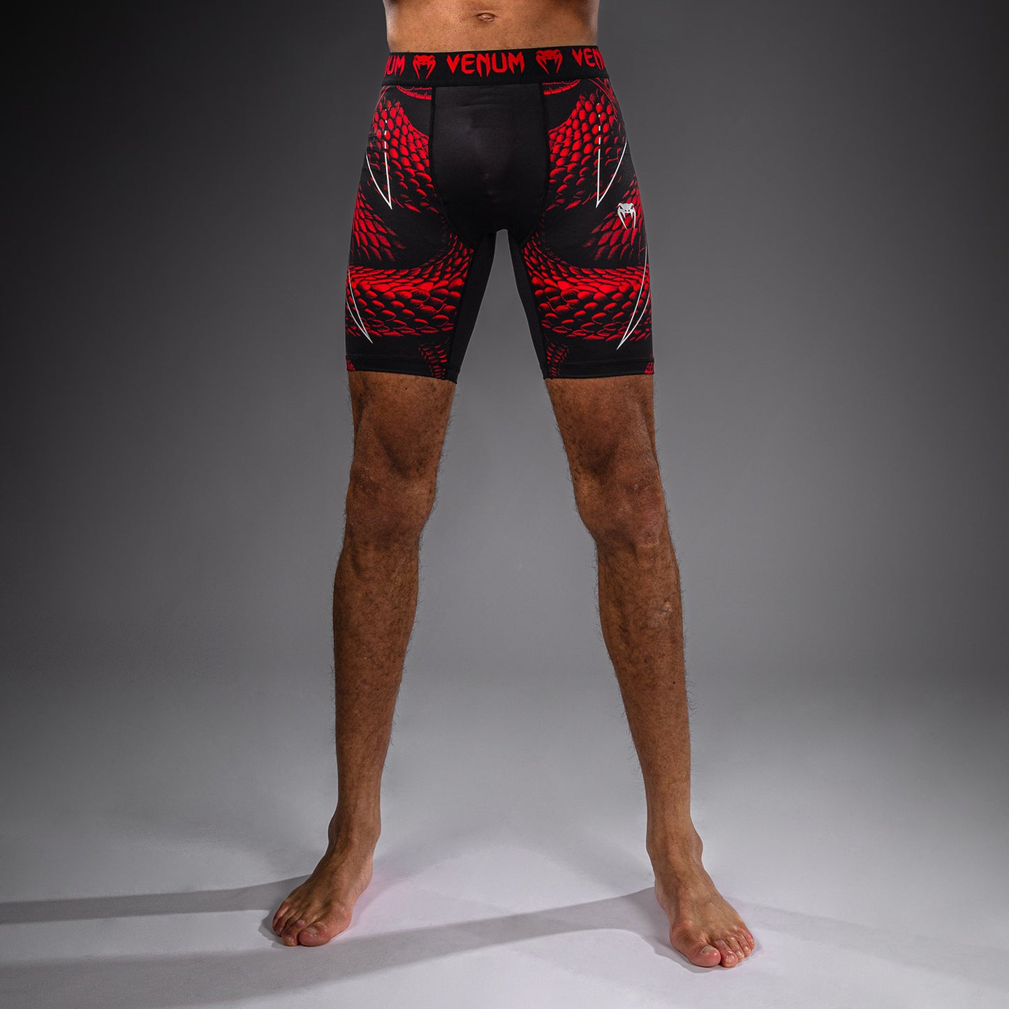 Venum Matupa Short de Compresión - Negro/Rojo/Plata