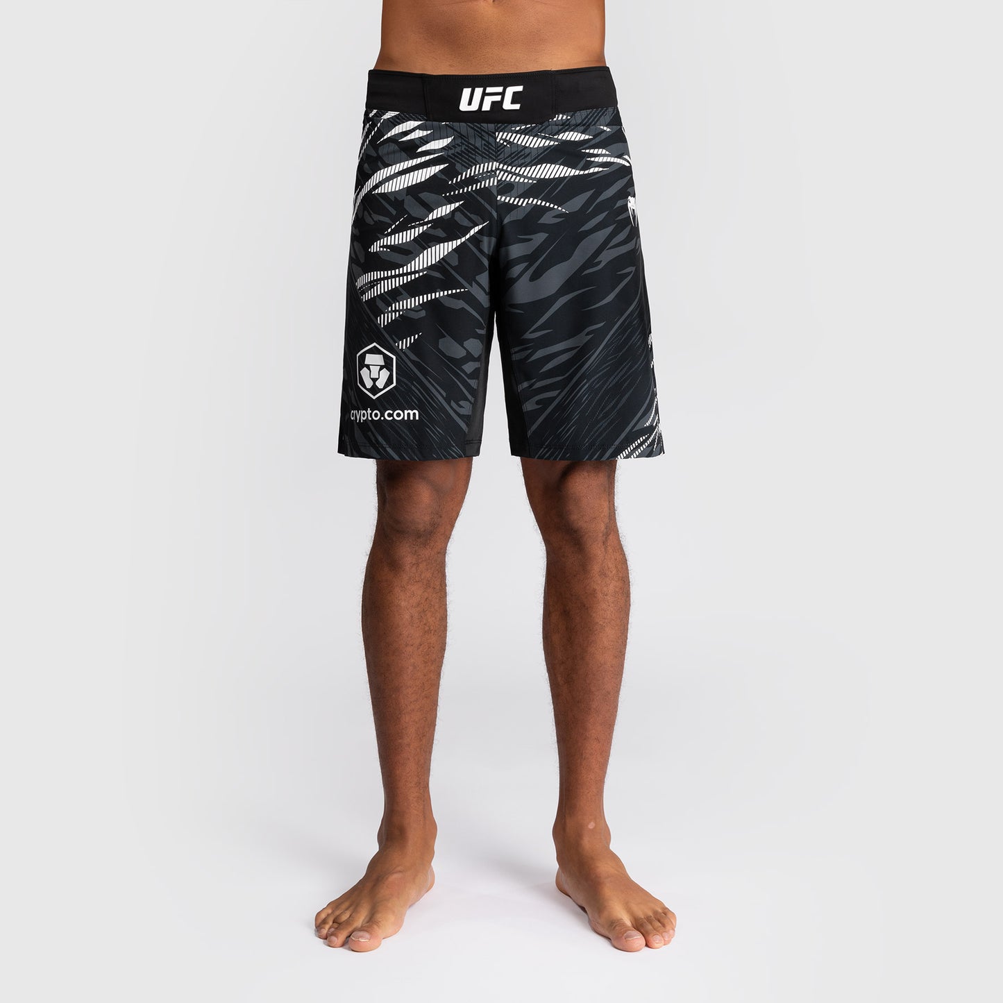 UFC Fusion by Venum Personalizados Authentic Fight Night Shorts de Lucha para Hombre - Ajuste Largo - Negro