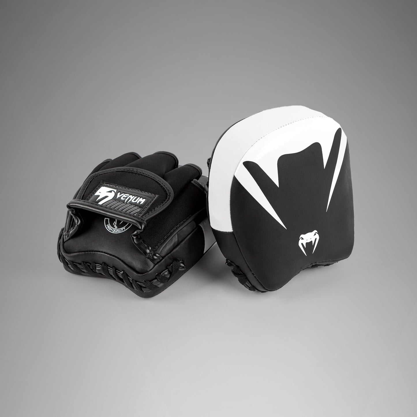 Venum Elite Guantes de Entrenamiento Gruesos de Cuero Mini (Par) - Negro/Blanco