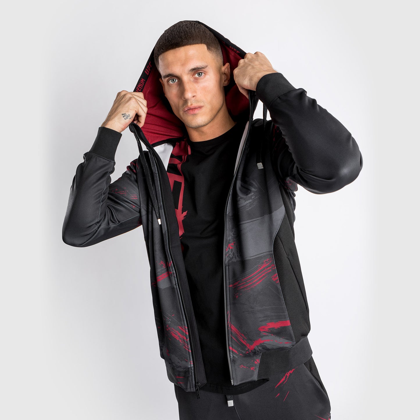 Sudadera con cremallera UFC Venum Authentic Fight Week 2.0 - Negro/Rojo