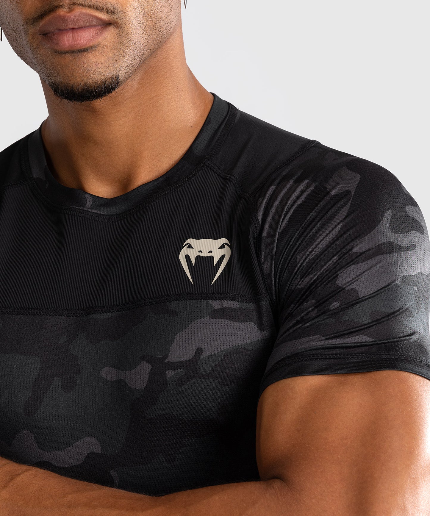 Venum G-Fit Air Rashguard de Manga Corta para Hombre - Camuflaje Urbano Digital