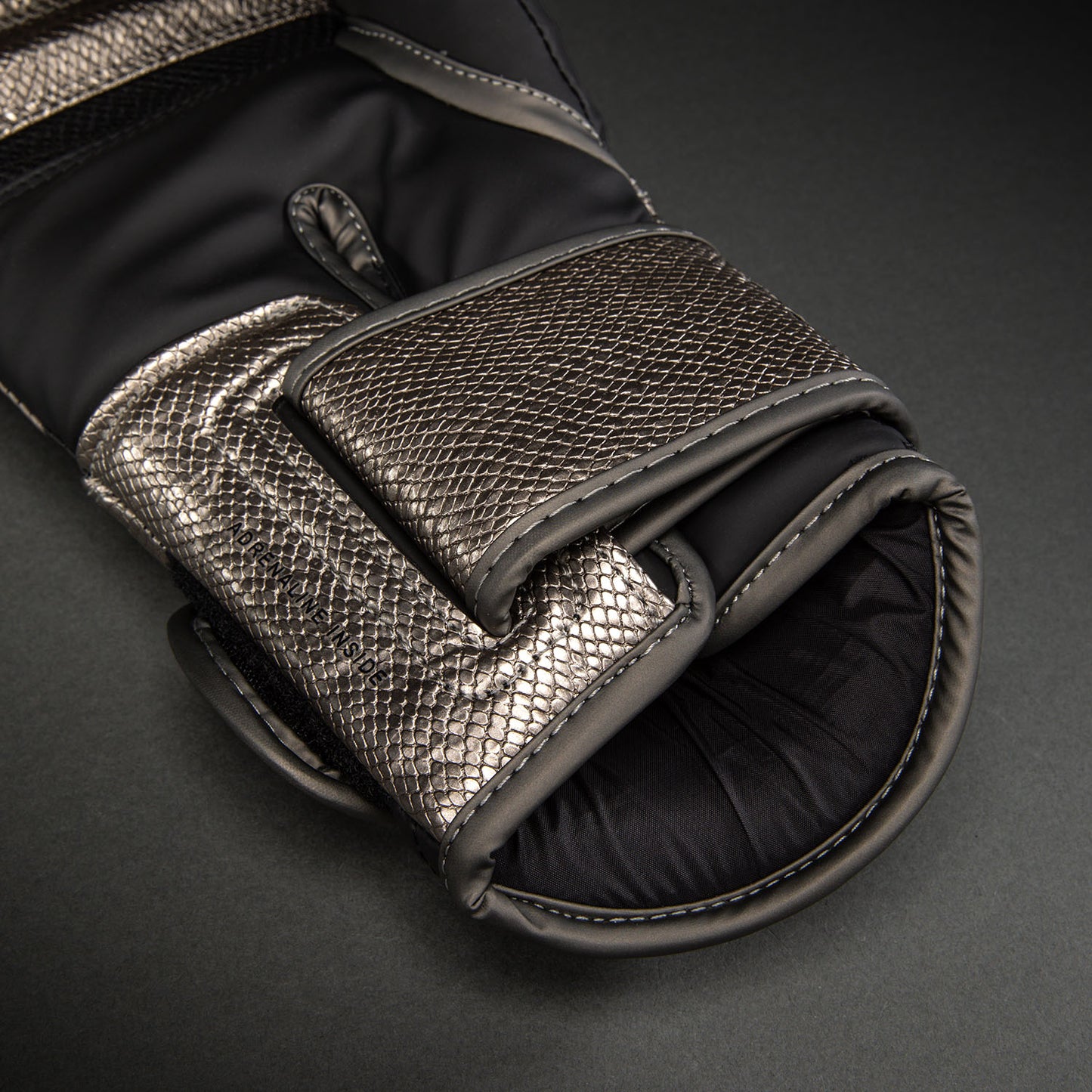 Venum Challenger 4.0 Scales Guantes de Boxeo – Plata/Negro