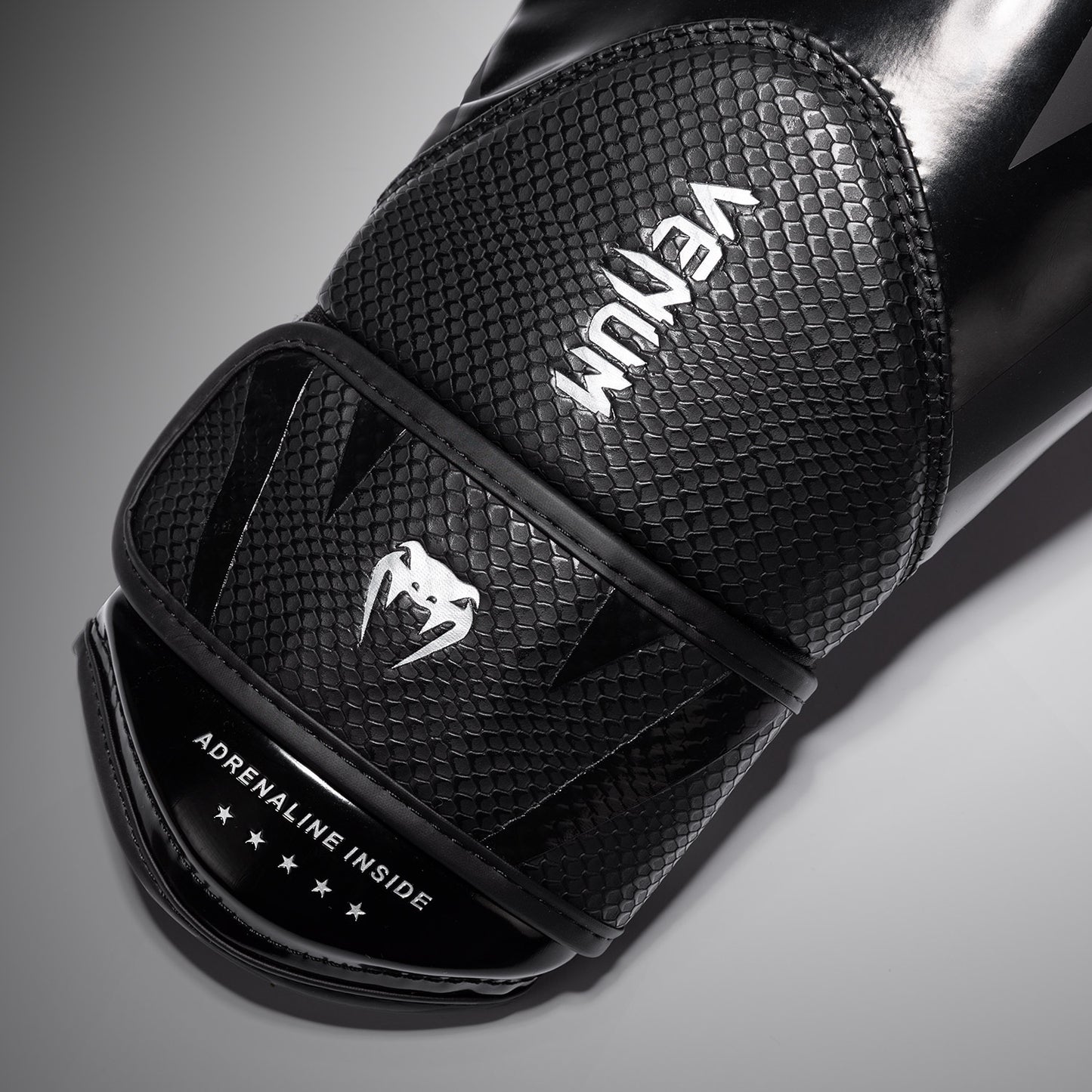 Venum Challengers 4.0 Scales Guantes de Boxeo – Negro