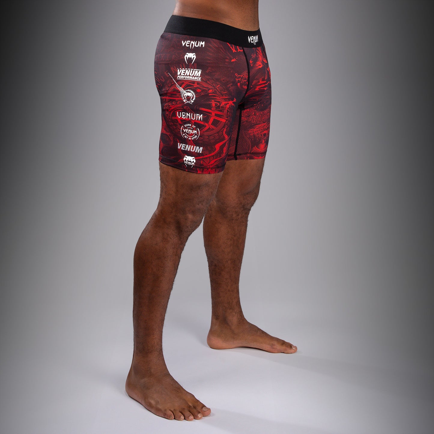 Venum 20th Anniversary Short de Compresión - Negro/Rojo