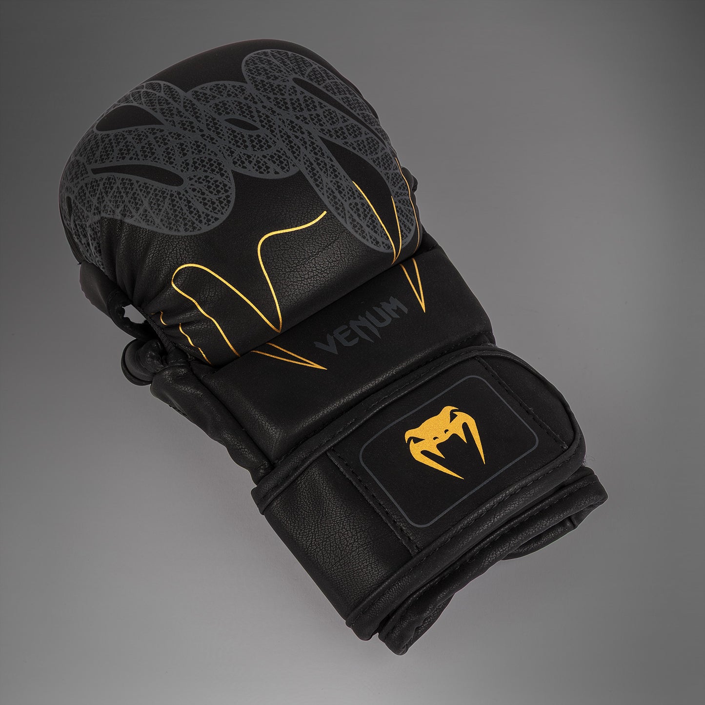 Venum Serpenti Guantes de Sparring – Negro/Plata/Dorado