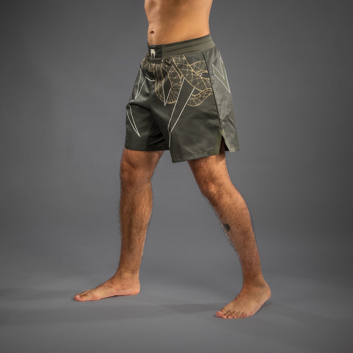 Venum Serpenti Pantalones Cortos de Lucha – Caqui/Bronce/Ivory