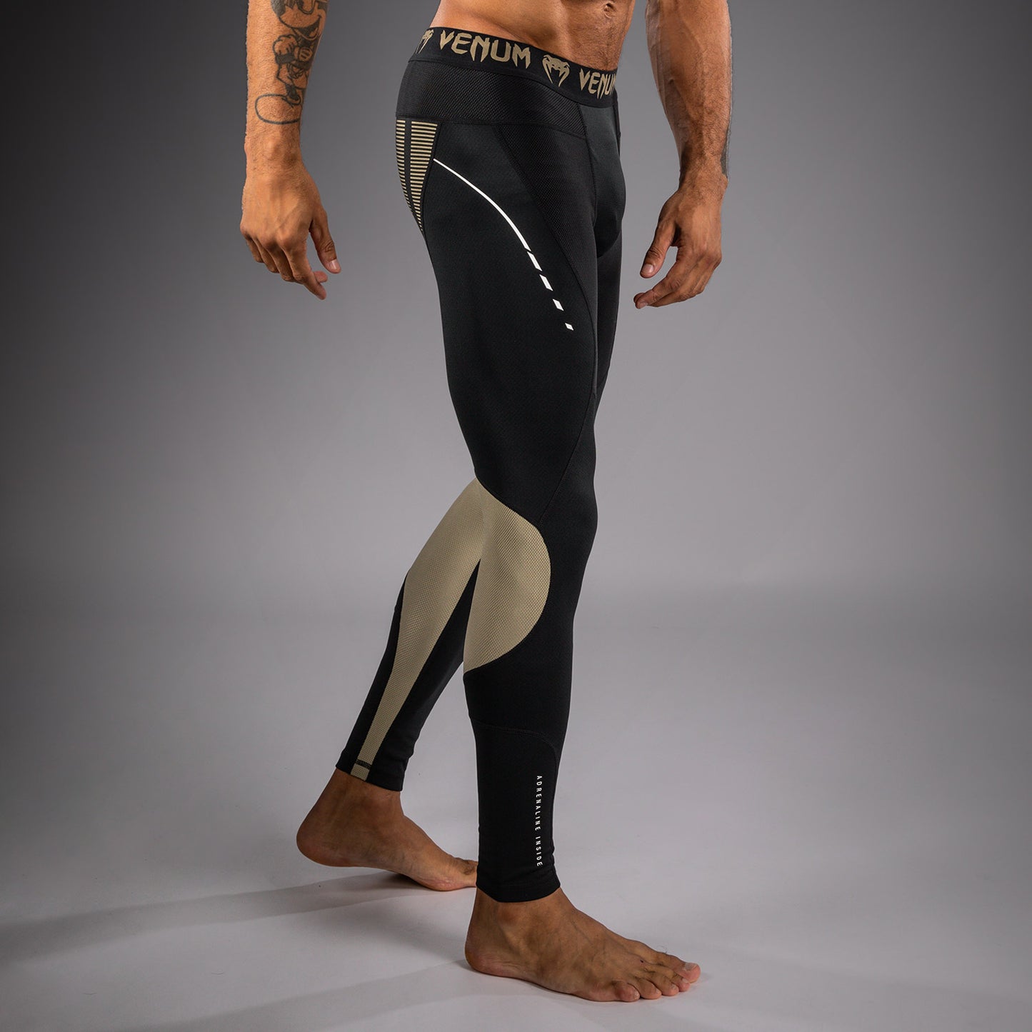 Venum Adrenaline Pantalones Compresivos – Negro/Arena