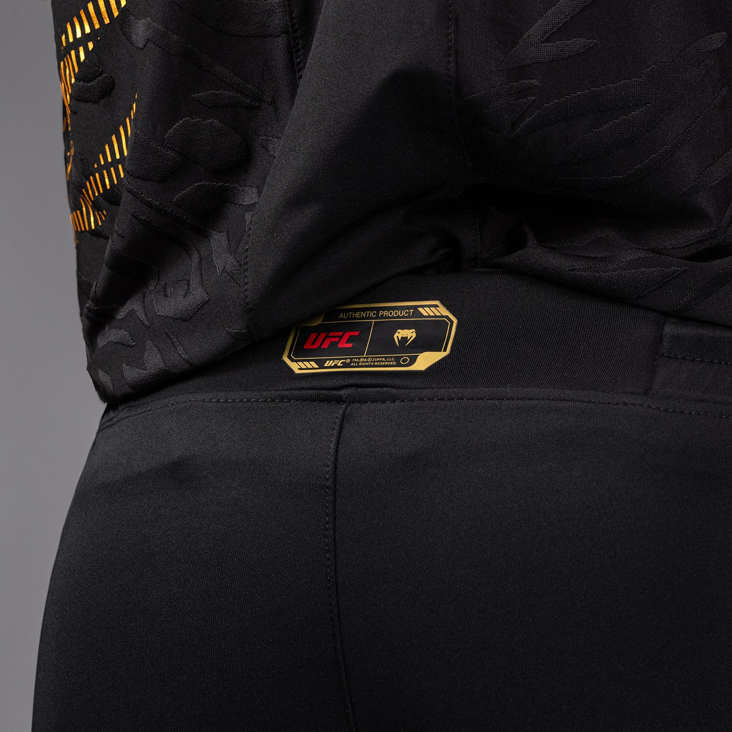 UFC Fusion by Venum Authentic Fight Night Pantalón de Pierna Recta para Hombre - Champion