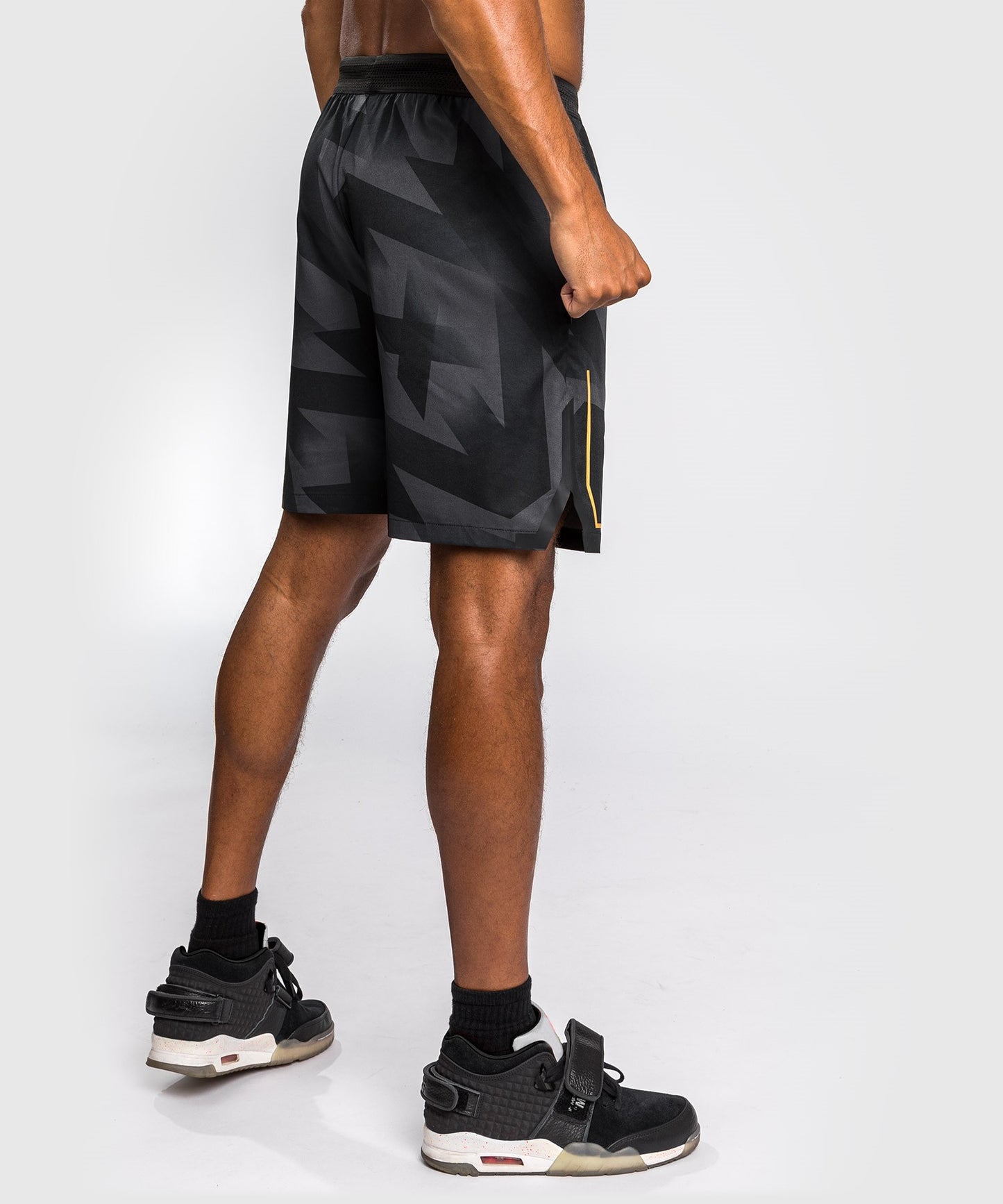 Shorts de entrenamiento Venum Razor - Negro/Oro