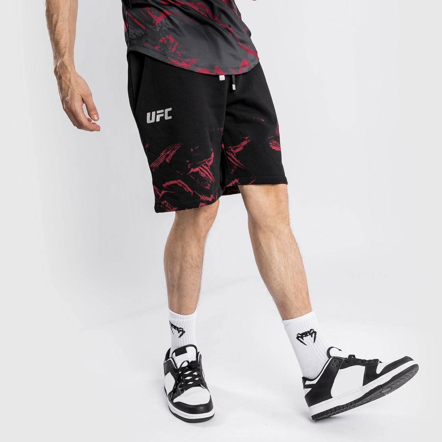 Venum UFC Authentic Fight Week Short 2.0 para Hombre – Negro/Rojo