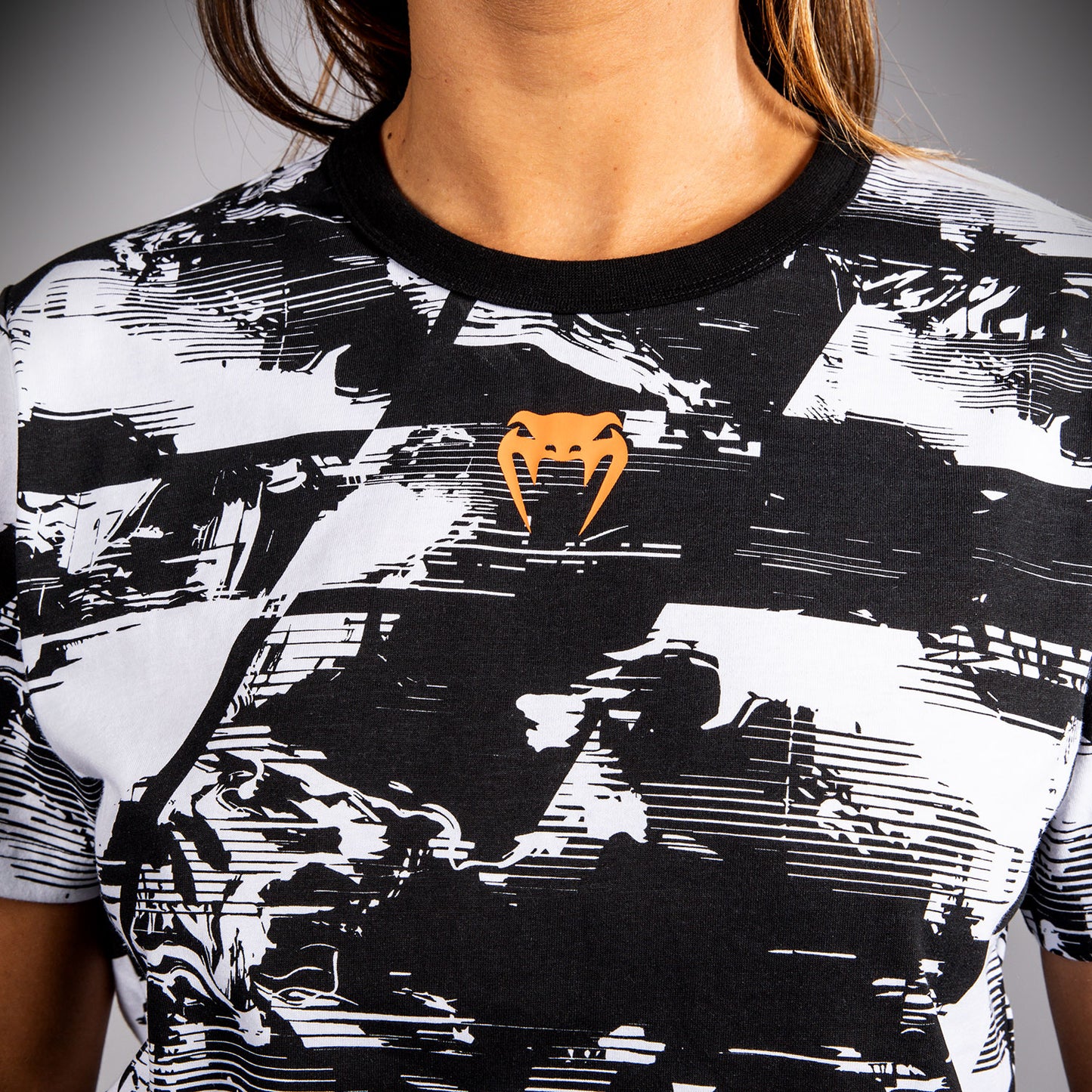 UFC Zenith by Venum Authentic Fight Week Camiseta de manga corta Mujer - Blanco