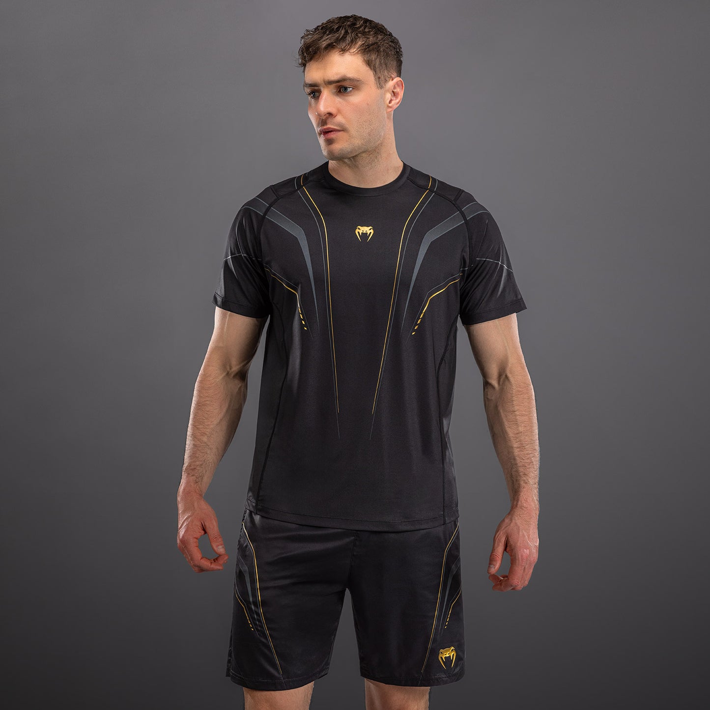Venum Streamline Camiseta Dry Tech – Negro/Oro