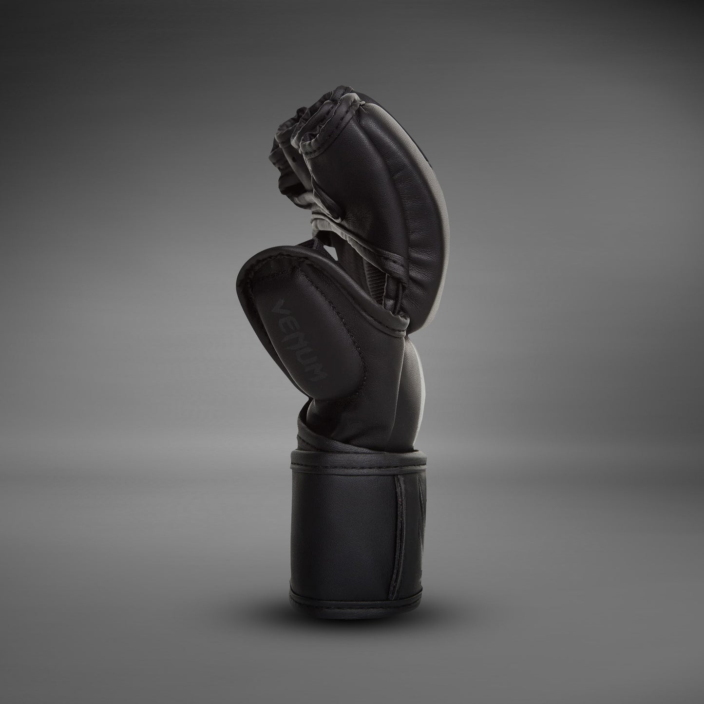 Guantes MMA Venum Challenger - Negro/Negro Matte