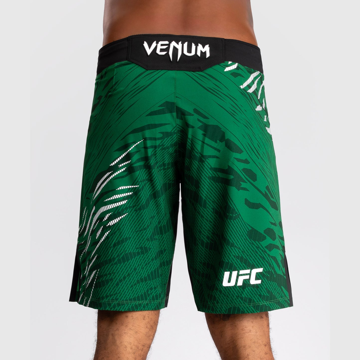 UFC Fusion by Venum Personalizados Authentic Fight Night Shorts de Lucha para Hombre - Ajuste Largo - Verde
