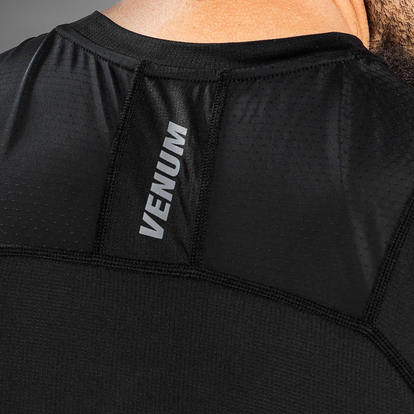Rashguard sin mangas Venum G-Fit Air - Negro