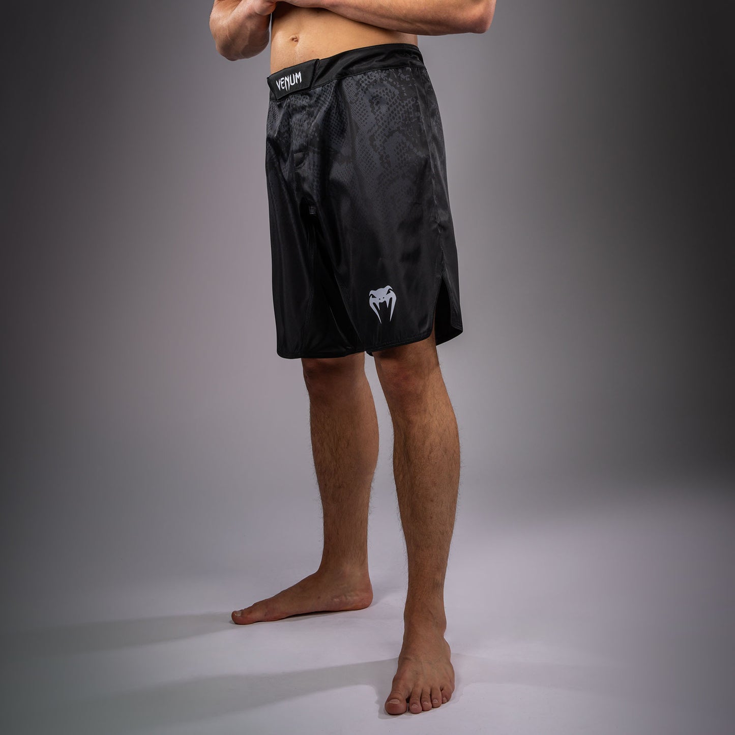 Venum Black Viper Short de Combate – Negro