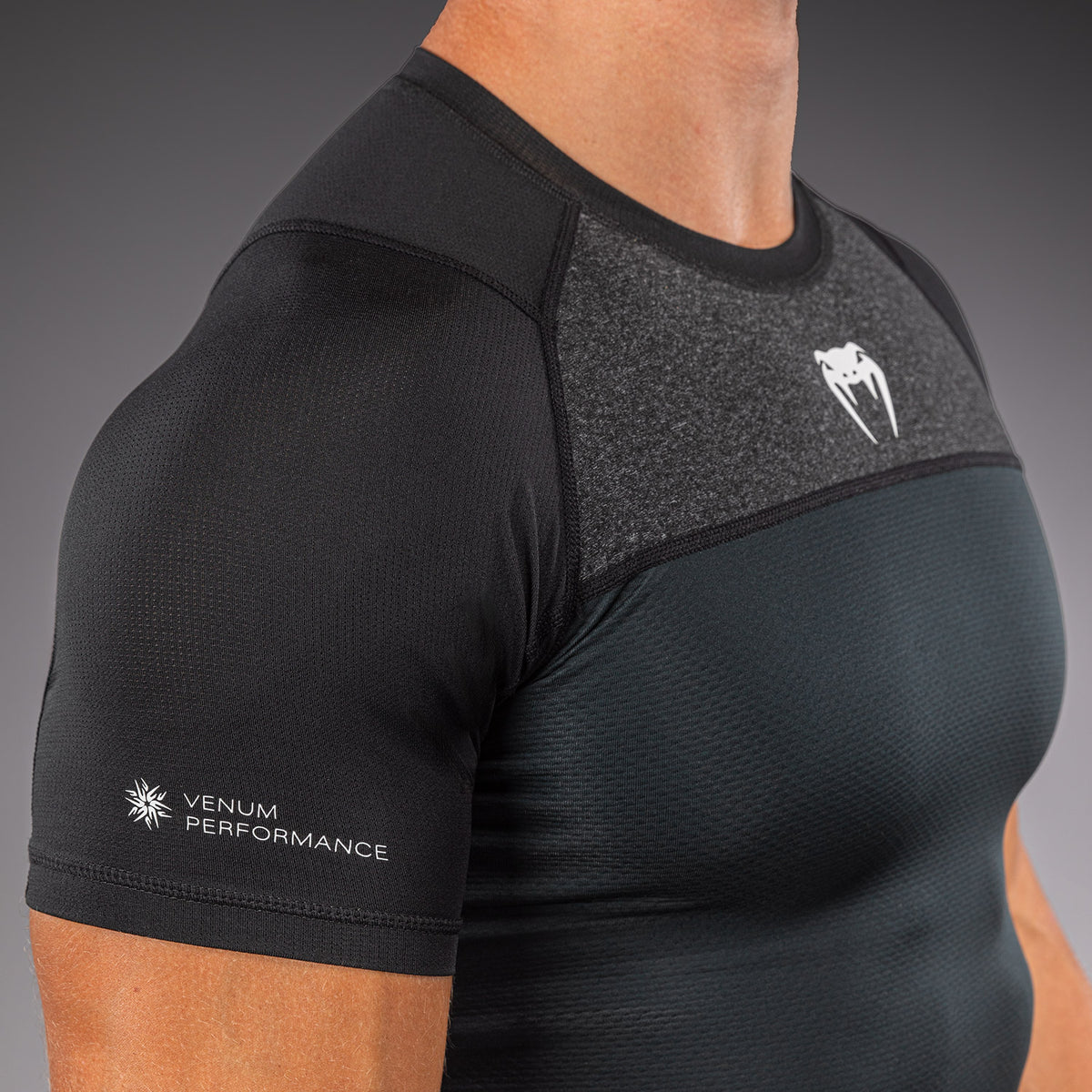 Venum G-Fit Scale Rashguard de manga corta - Negro