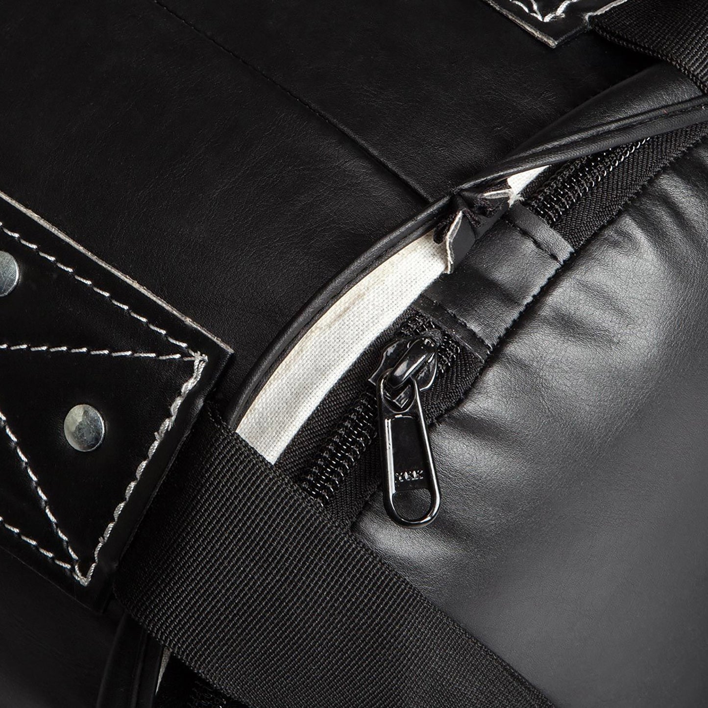 Saco de Boxeo Venum Challenger (gancho incluido) - Negro/Blanco - 170 cm - Lleno