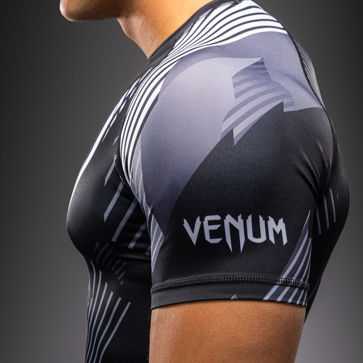 Venum No-Gi 6.0 Rashguard Manga Corta - Negro/Blanco
