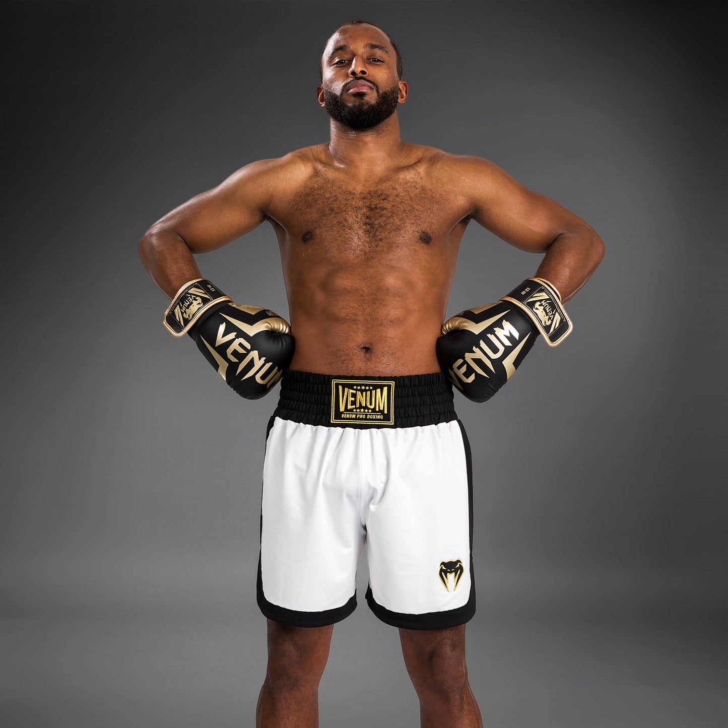 Venum Classic Boxing Shorts - Blanco/Negro