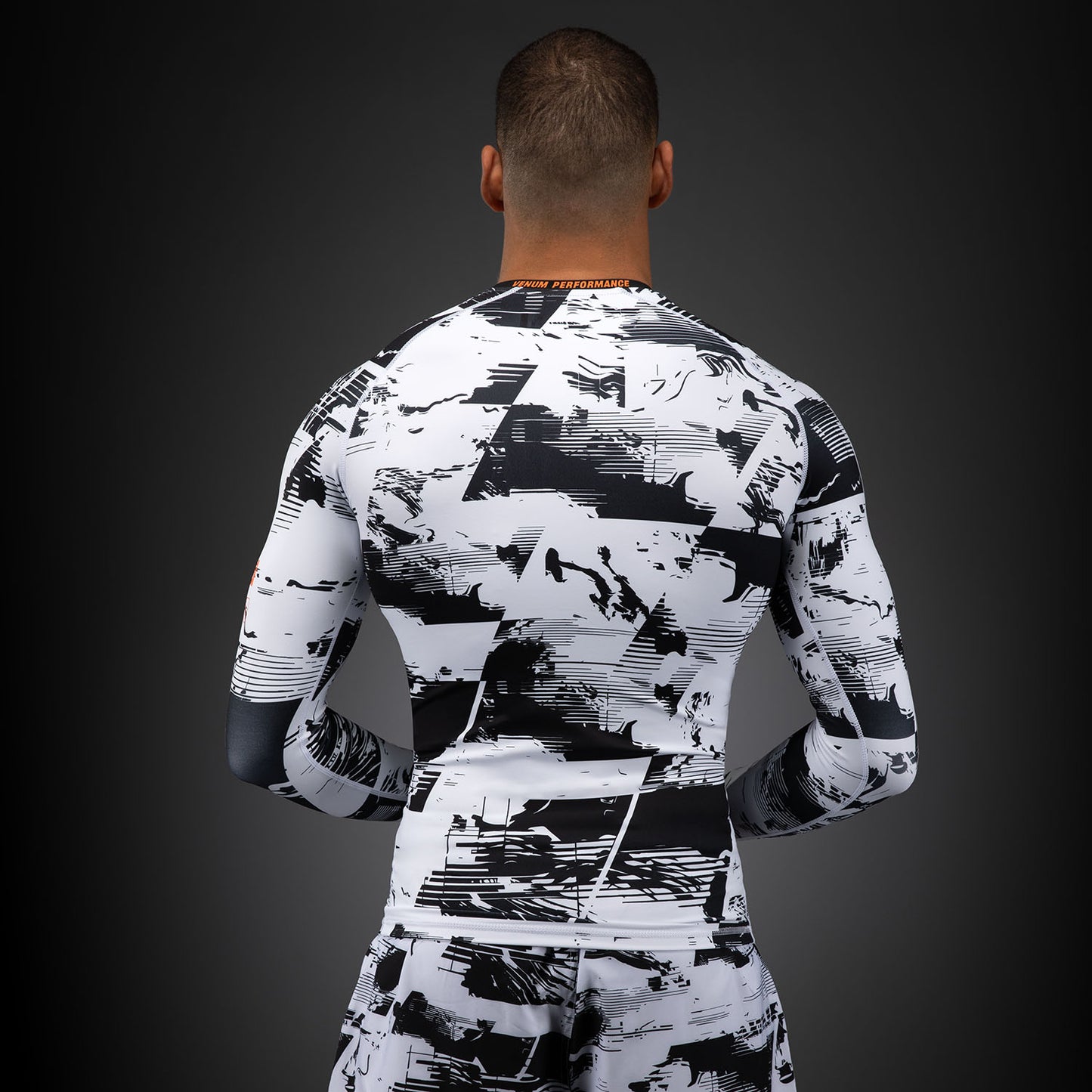 UFC Zenith by Venum Authentic Fight Week Rashguard de manga larga Performance Hombre - Blanco