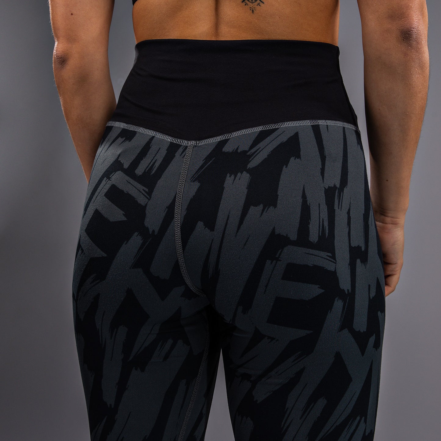 Venum Graffiti Leggings 7/8 para Mujer - Carbón Urbano