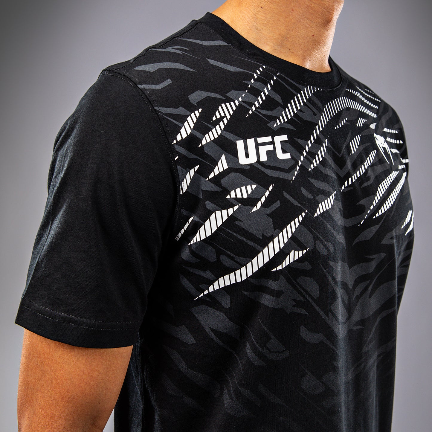 UFC Fusion by Venum Replica Camiseta de Manga Corta para Hombre - Negro
