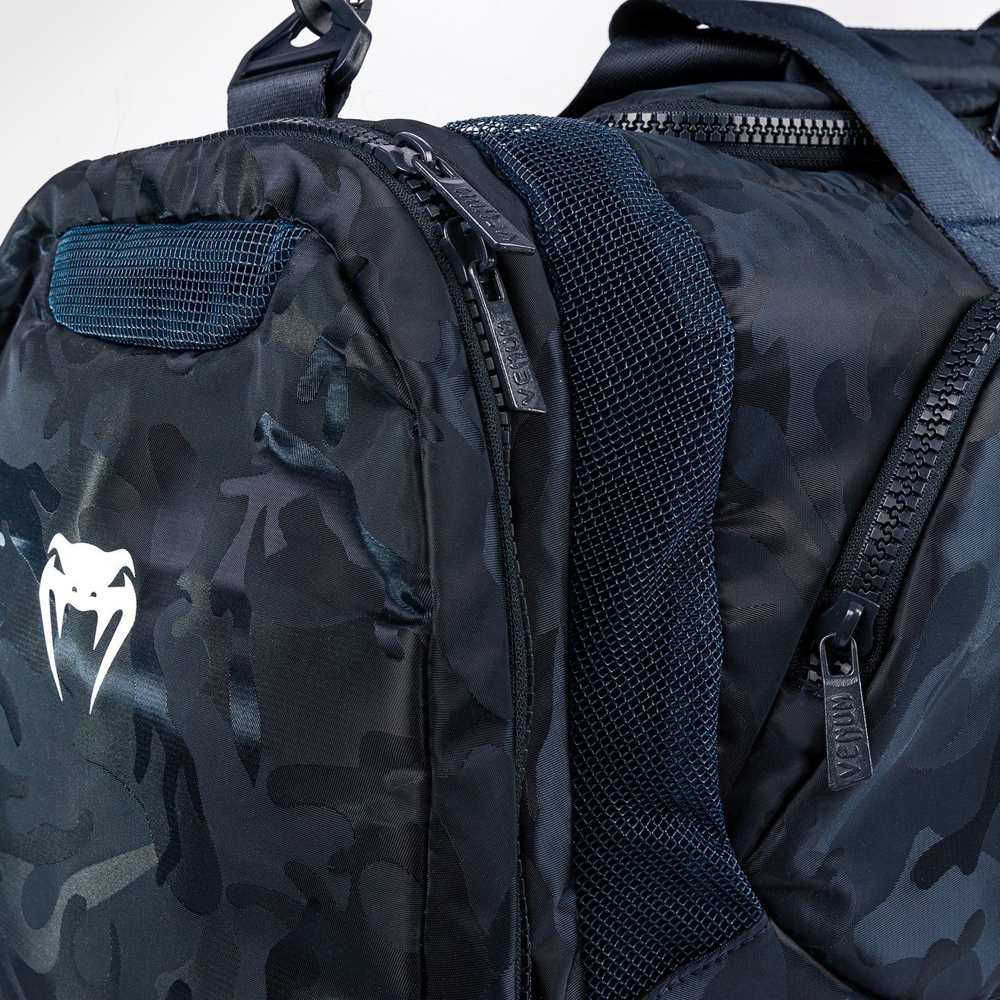 Venum Trainer Lite Bolsa de Deporte (48L) – Camuflaje/Azul