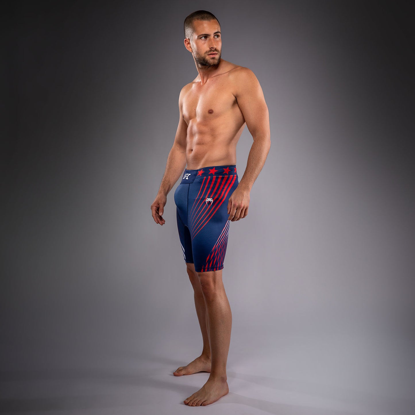 Official UFC Freedom 250 by Venum Authentic Fight Night Vale Tudo Shorts para hombre - Azul