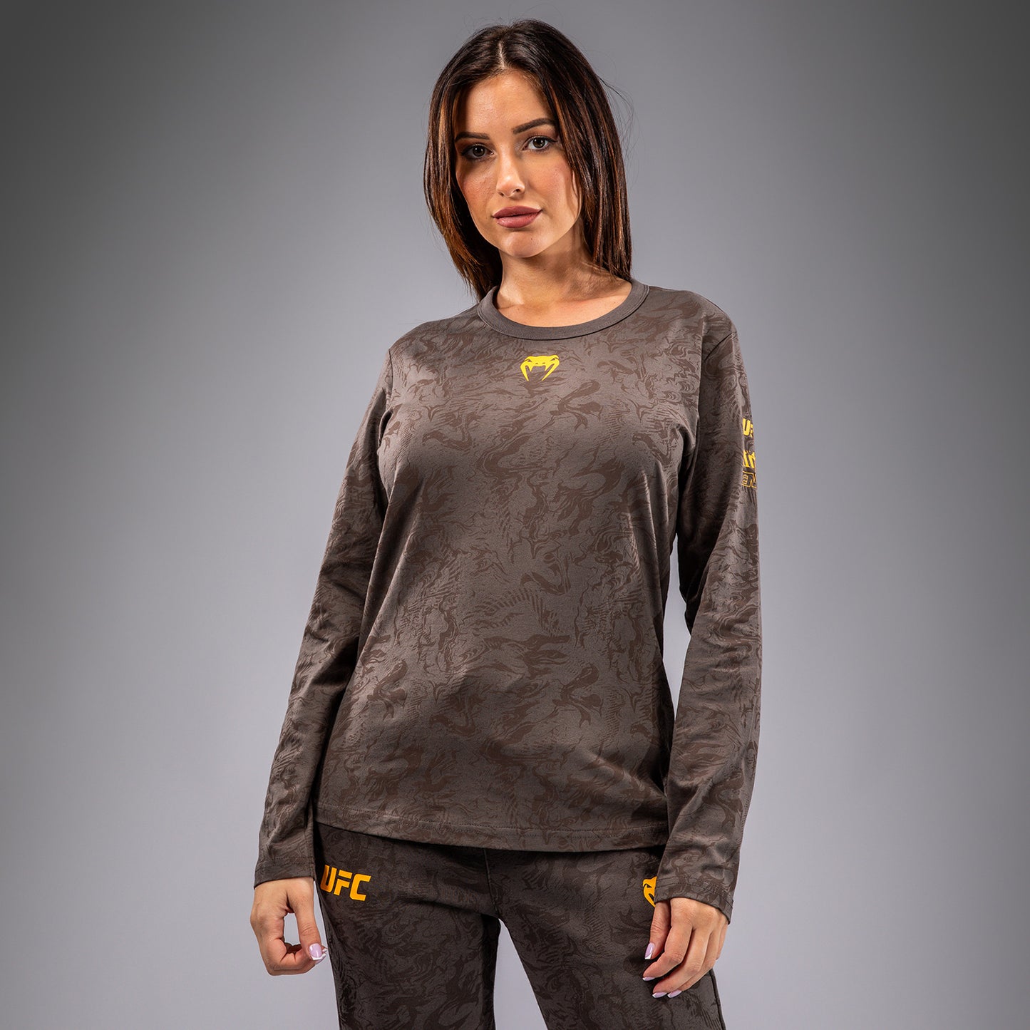 UFC Fusion by Venum Fight Week Camiseta de Manga Larga de Algodón para Mujer - Marrón tierra