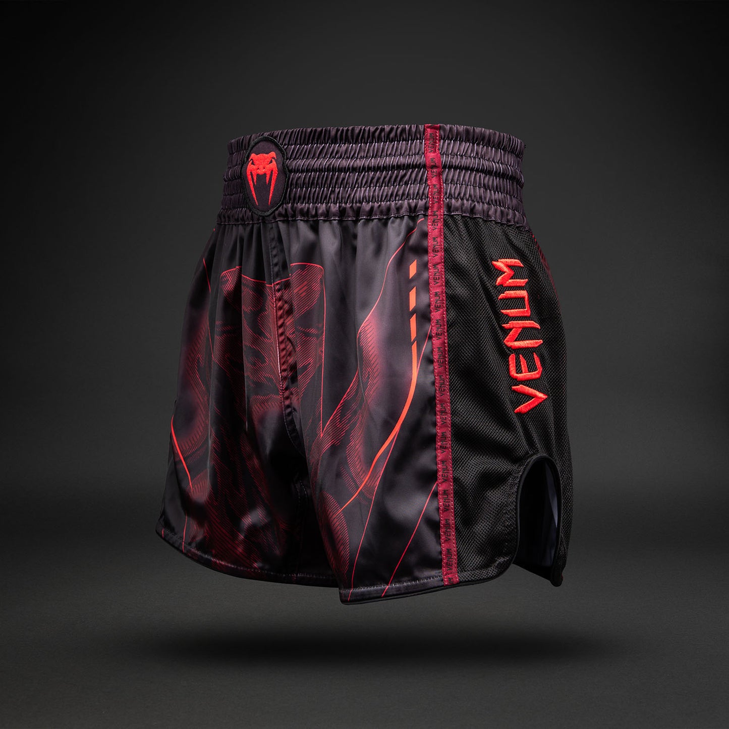 Venum Spectre Short de Muay Thai – Negro/Rojo
