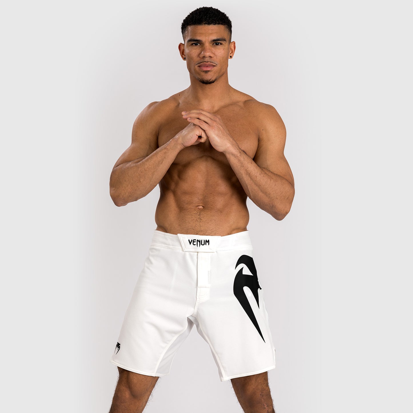 Venum Light 5.0 Pantalón Corto de Lucha - Blanco/Negro