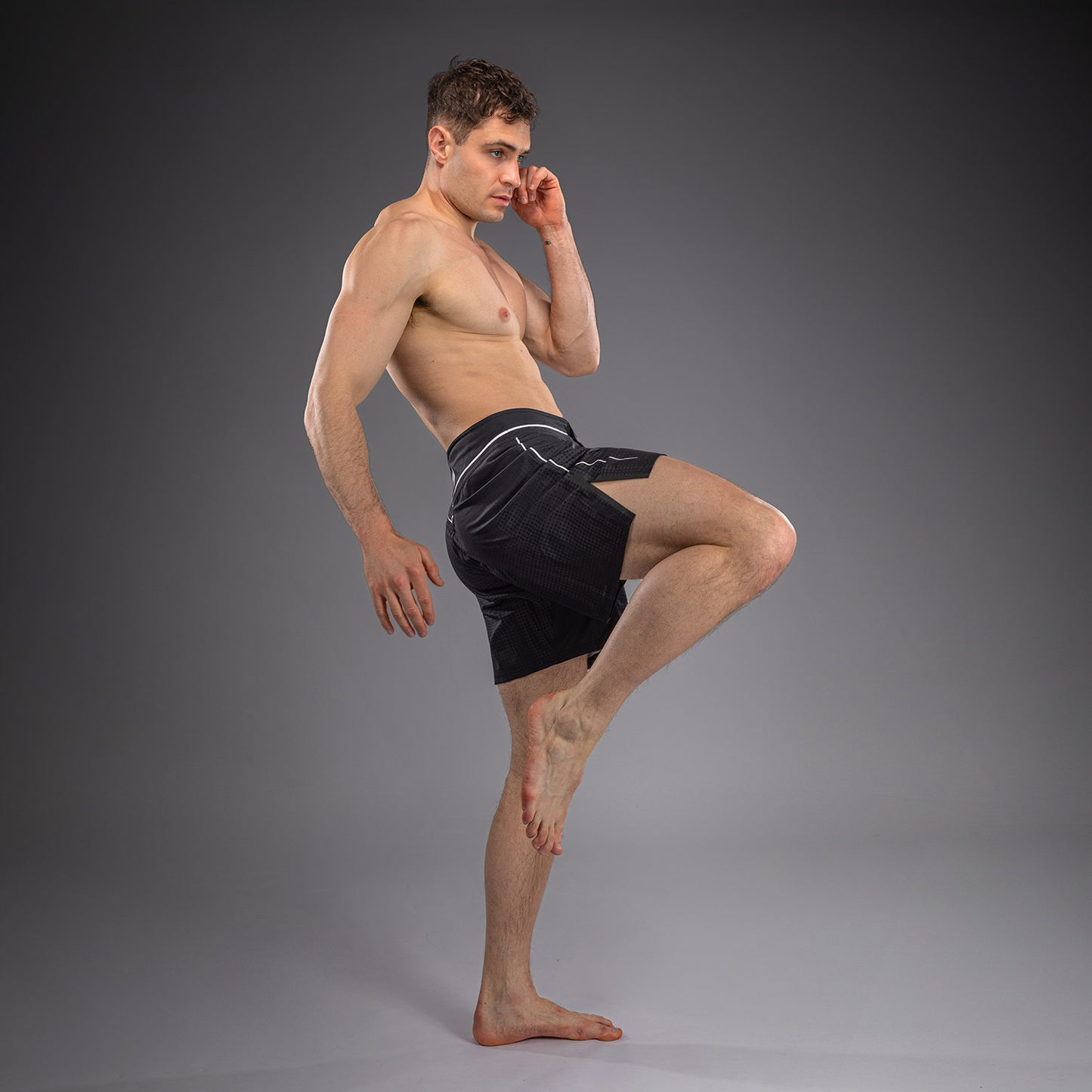 Venum Stealth Short de Combate – Negro/Blanco