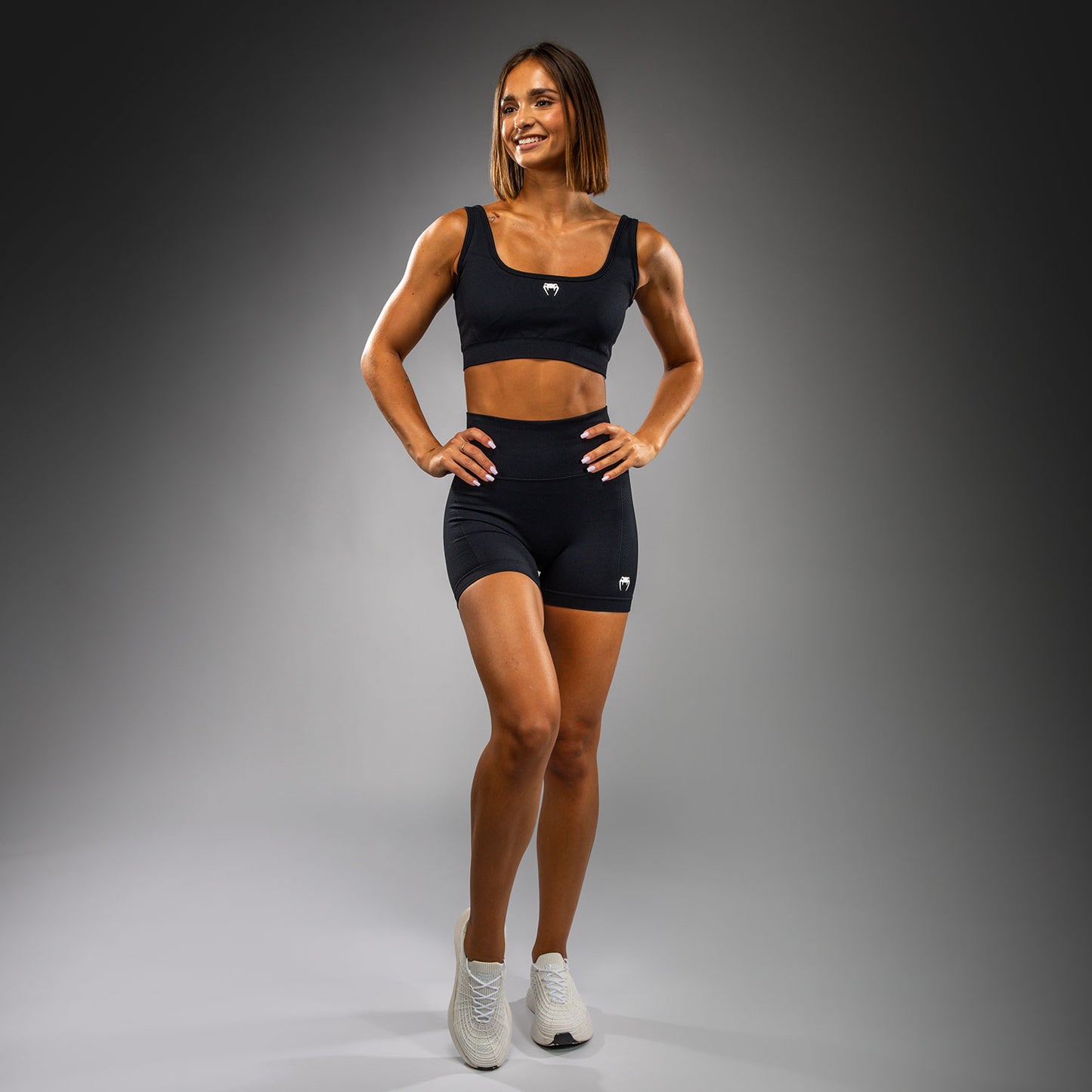 Venum Sculpt Sujetador Deportivo Largo – Negro/Blanco