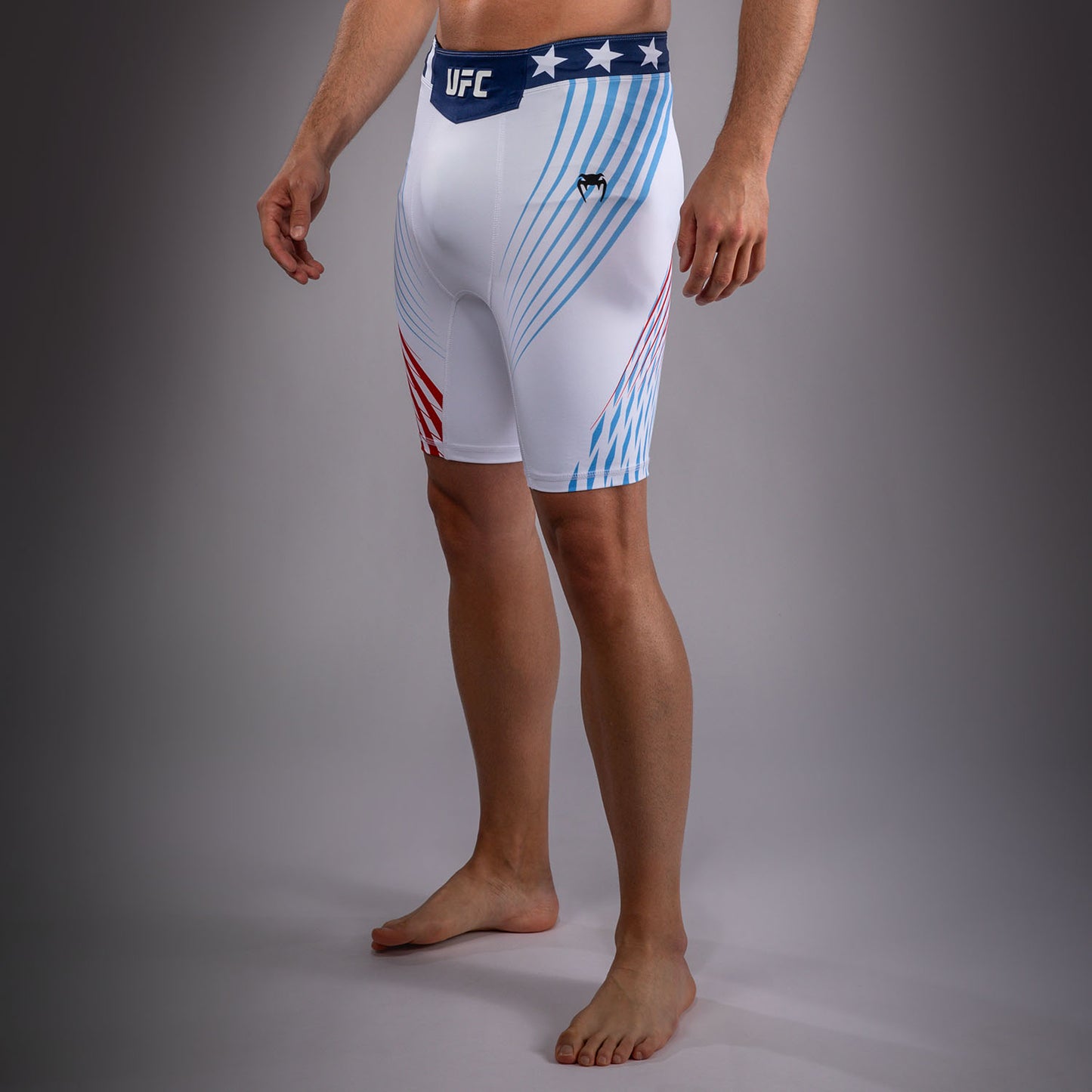 Official UFC Freedom 250 by Venum Authentic Fight Night Vale Tudo Shorts para hombre - Blanco