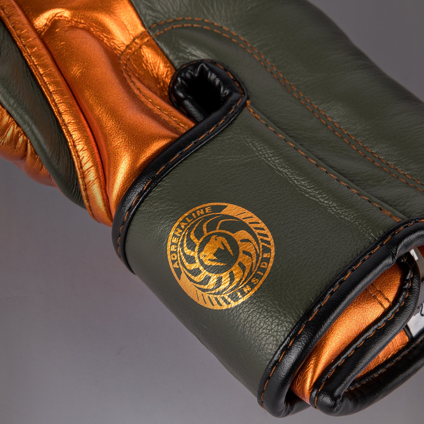 Venum Giant 3.0 Guantes de boxeo - Caqui/Bronce - Edición especial