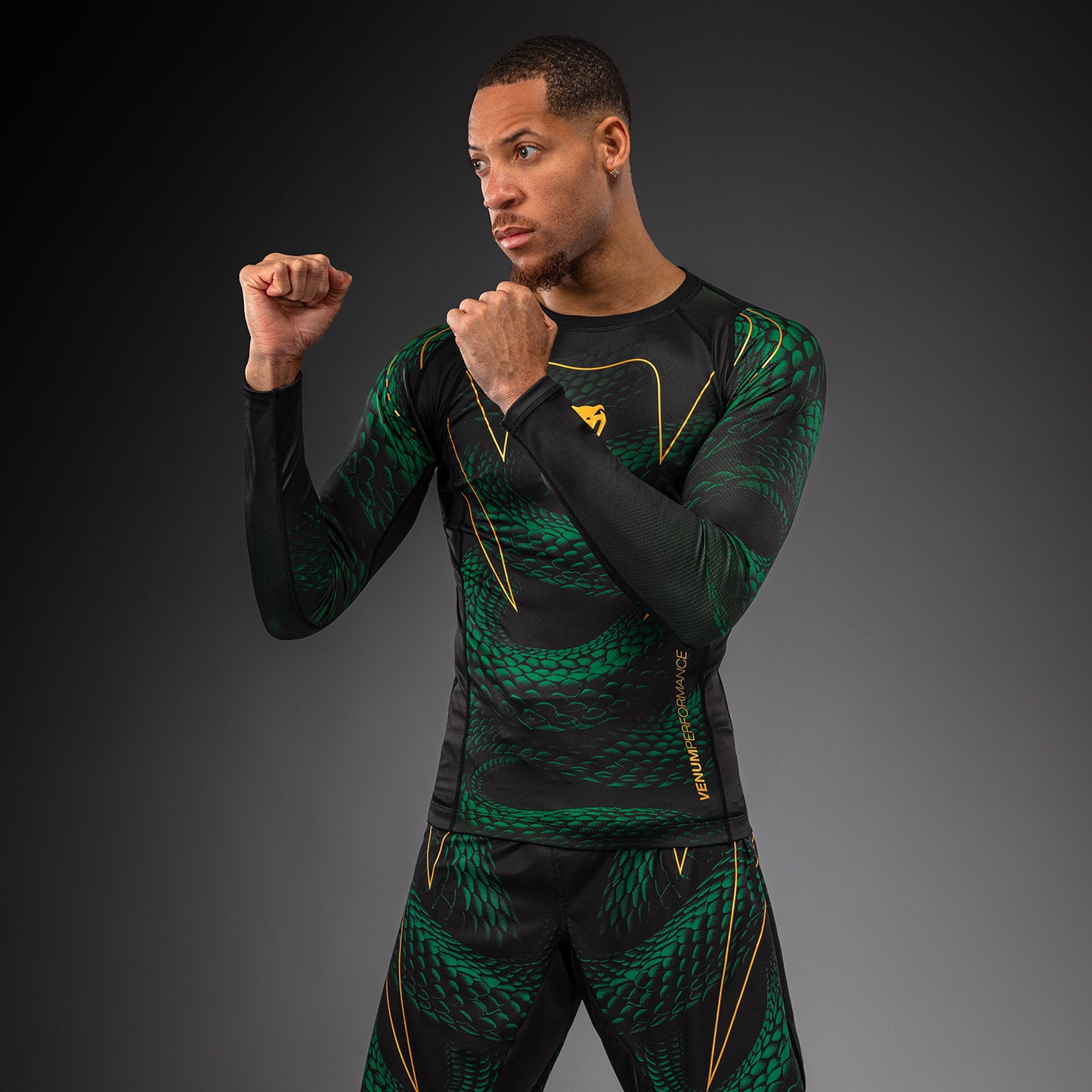 Venum Matupa Rashguard Manga Larga - Negro/Verde/Oro