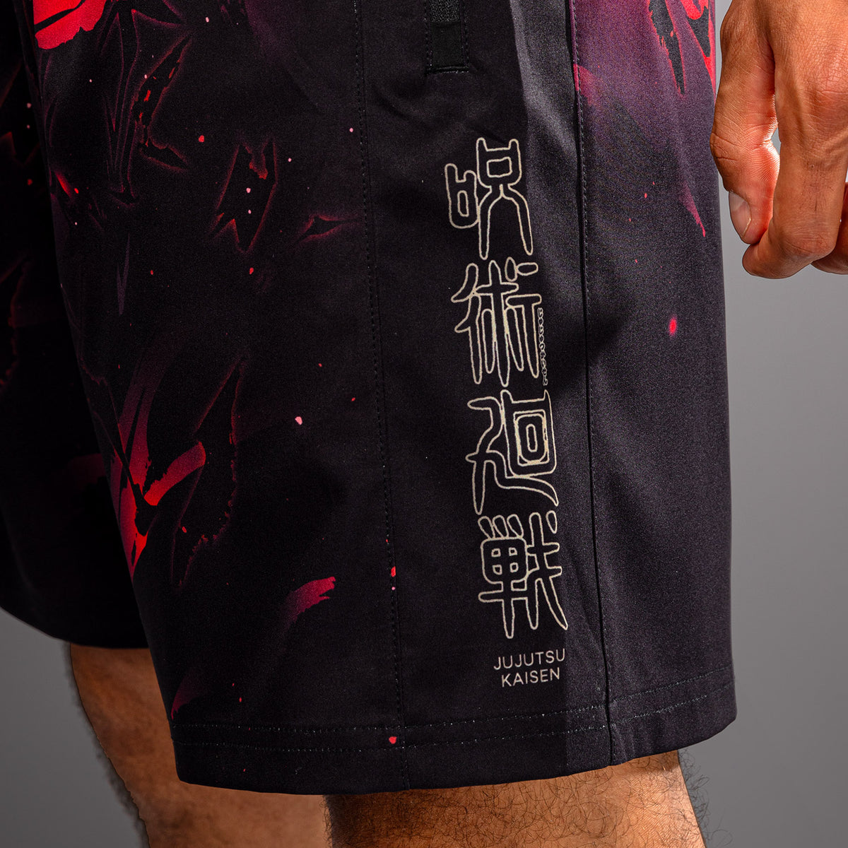 Jujutsu Kaisen x Venum Itadori Short de Entrenamiento – Negro/Rojo