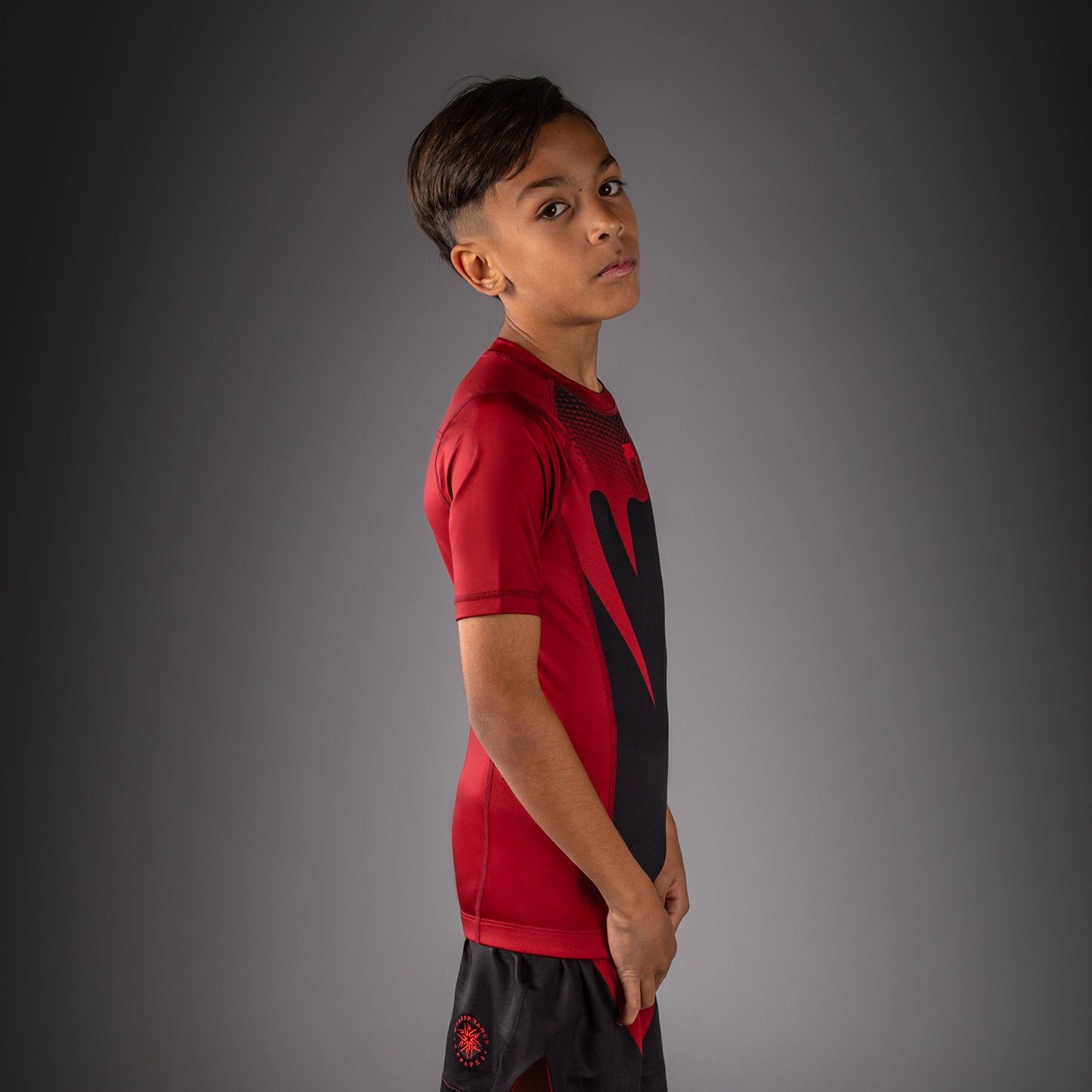 Venum Attack Rashguard de Manga Corta para Niño - Negro/Rojo