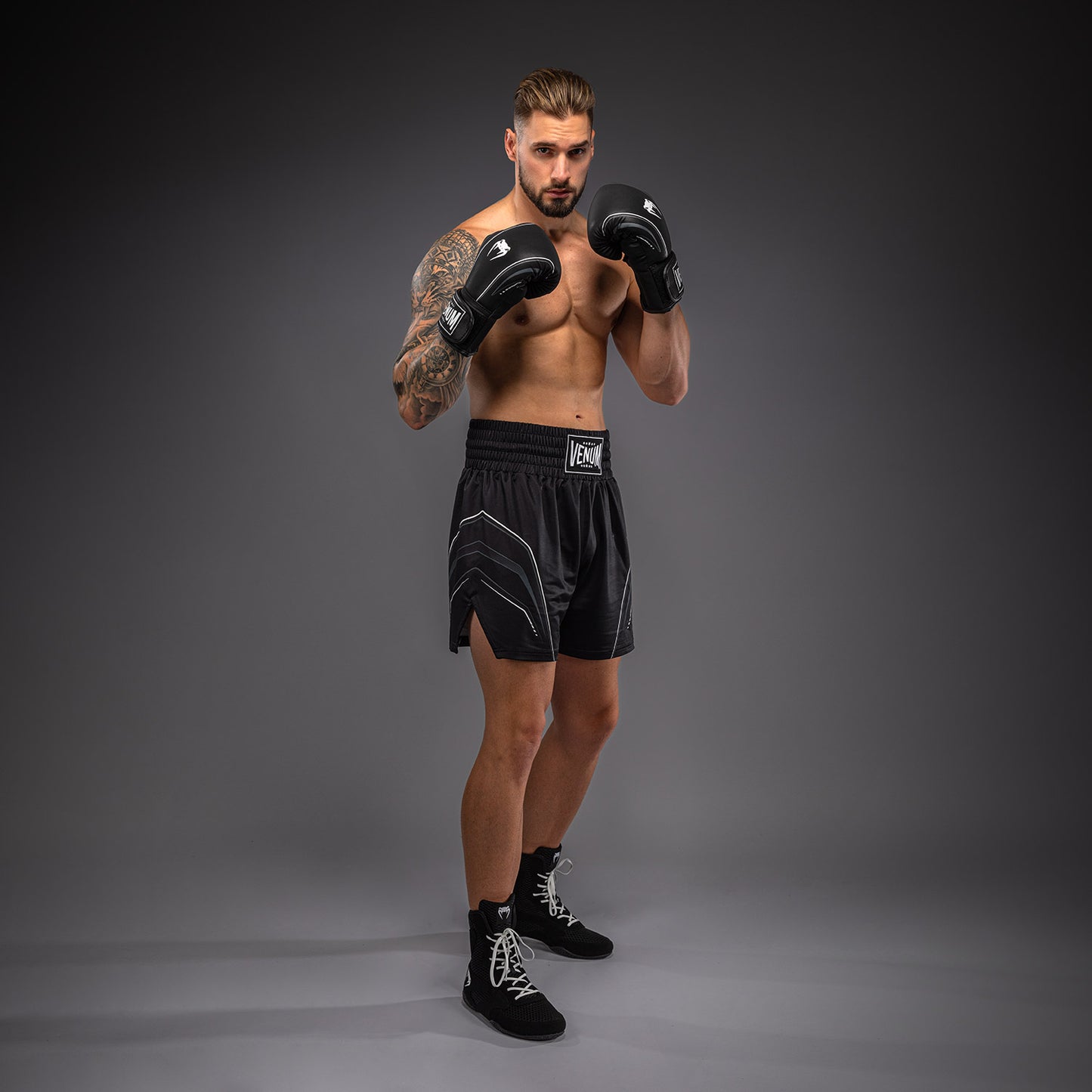 Venum Streamline Short de Boxeo – Negro/Blanco