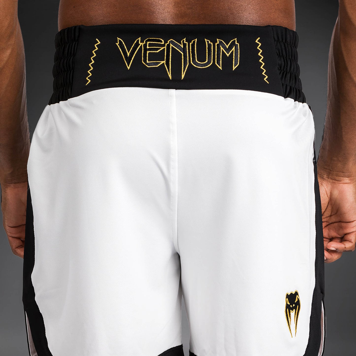 Venum Classic Boxing Shorts - Blanco/Negro