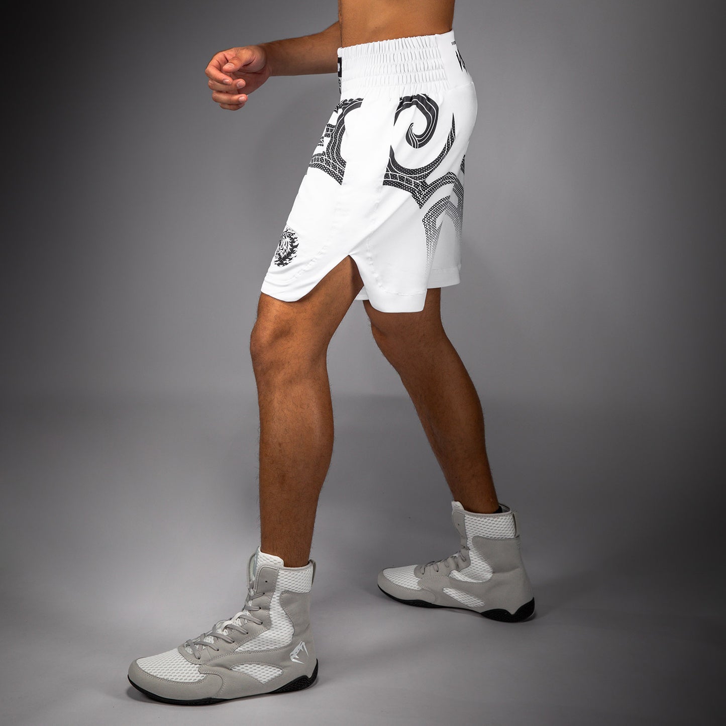 Venum x Mike Tyson Tiger Pantalones Cortos de Boxeo - Blanco Óptico/Negro Profundo