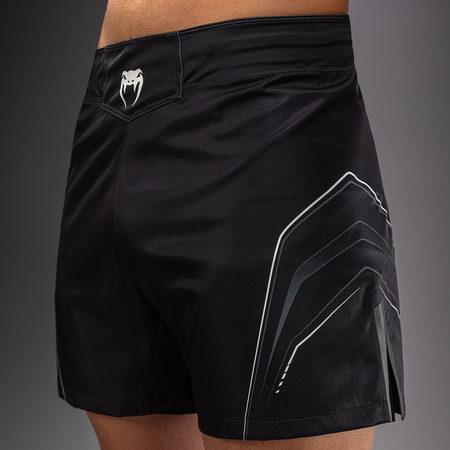 Venum Streamline Short de Combate – Negro/Blanco
