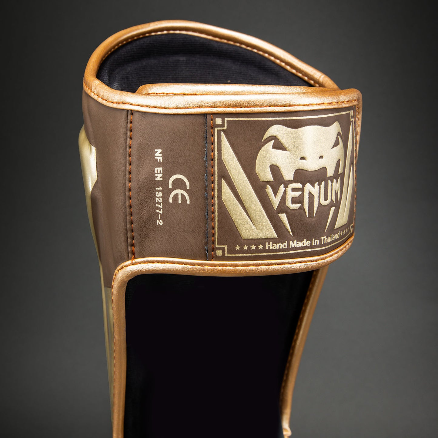 Venum Elite Protectores de Espinilla - Marrón Oscuro