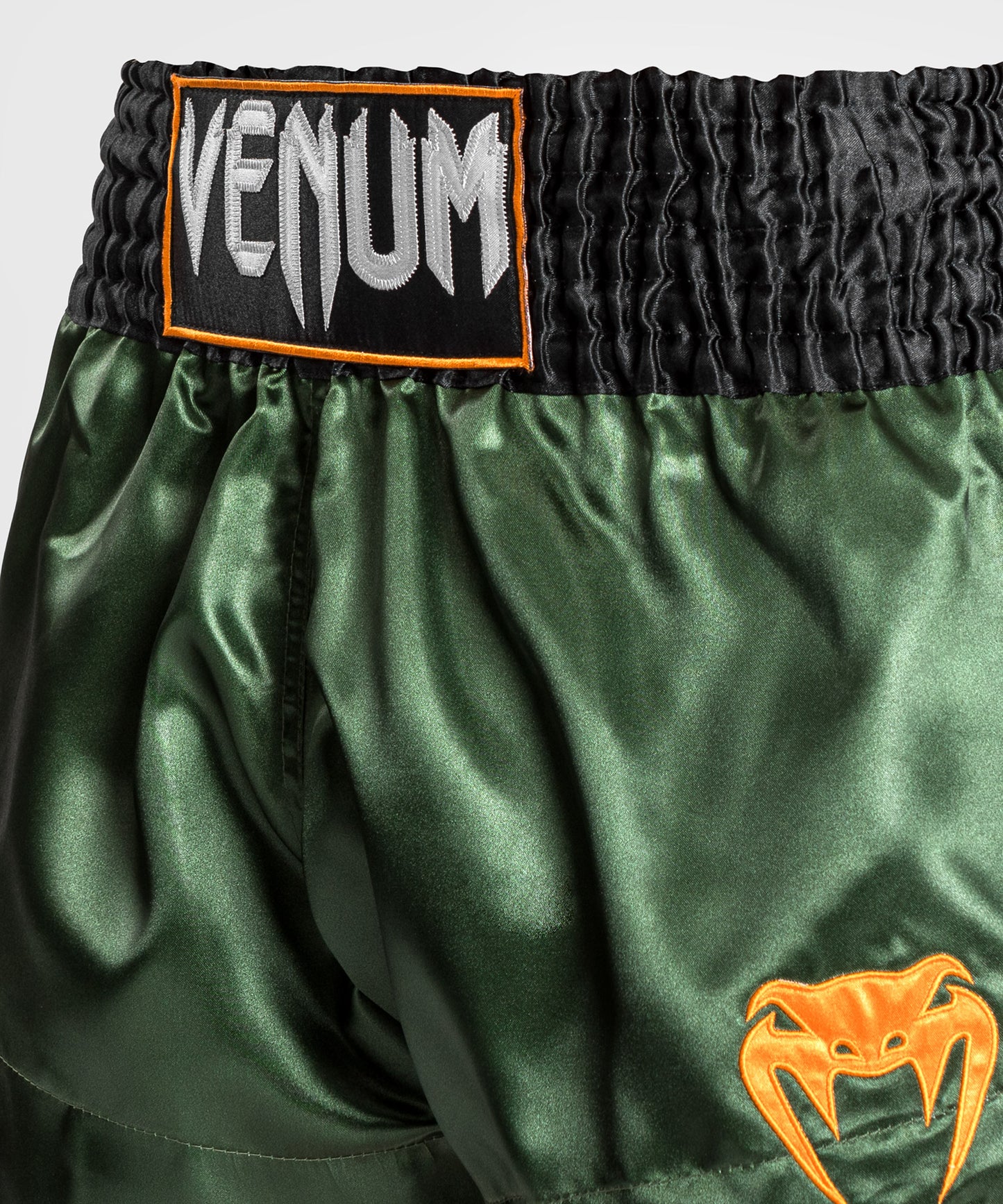 Venum Classic Pantalón corto de muay thai - Verde/Dorado/Negro