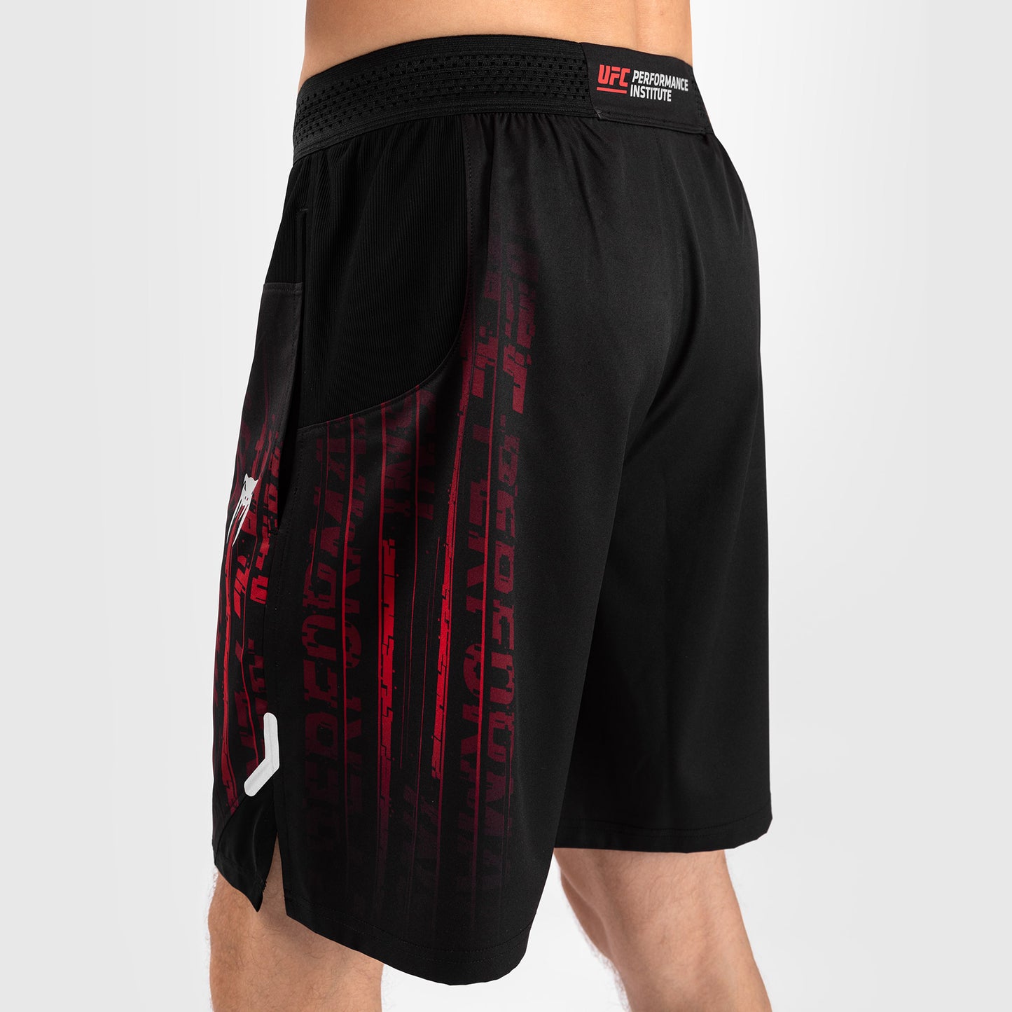 UFC Venum Performance Institute 2.0 Pantalones cortos de alto rendimiento para Hombre - Negro/Rojo