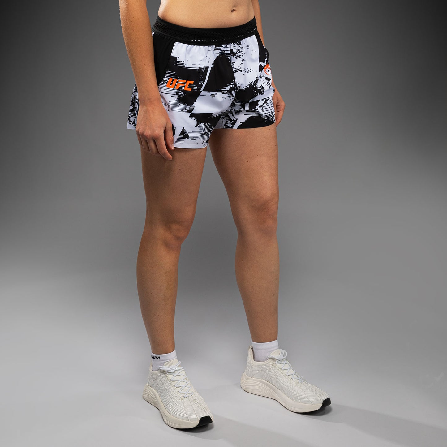 Venum UFC Zenith Authentic Fight Week Short Performance para Mujer – Blanco